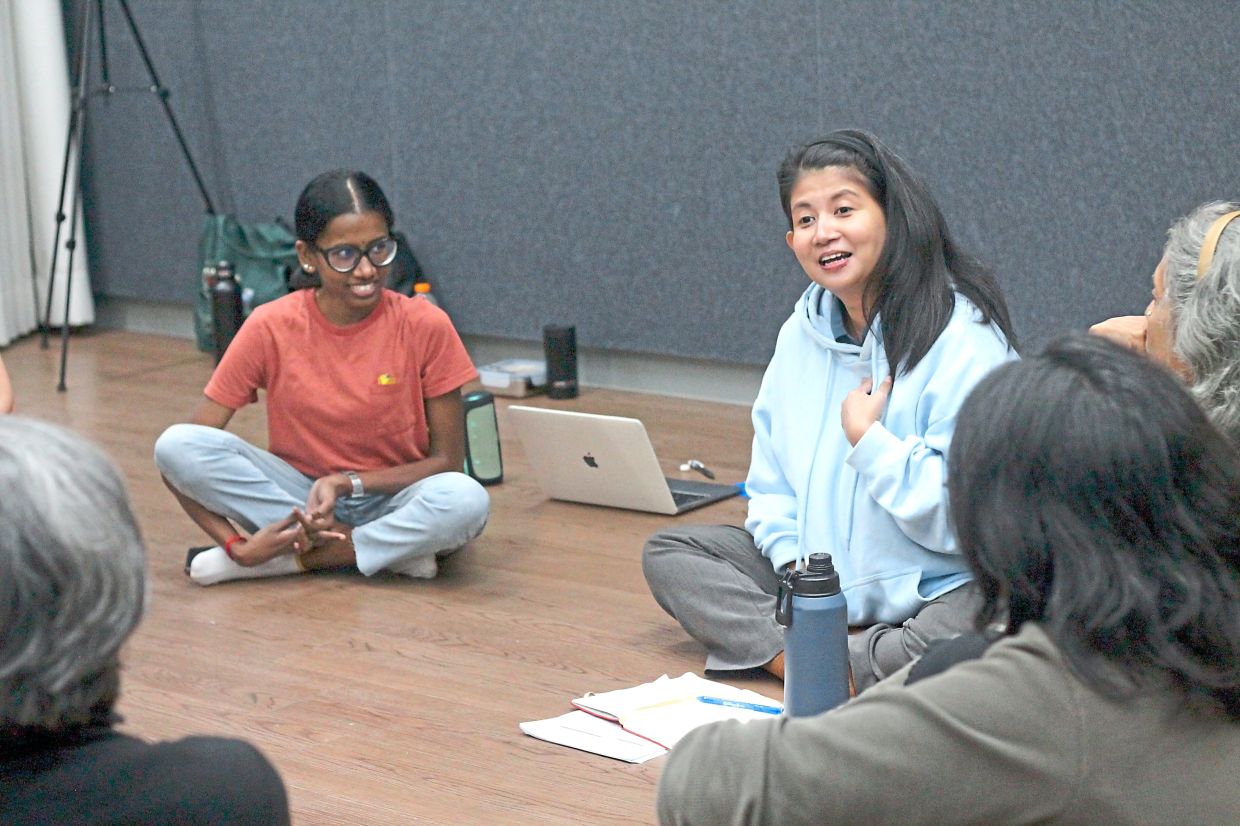 Farah (right) shares that the cast of 'Bebenang' will take on multiple roles across 26 'scenes' drawn from interviews with Malaysians, including a Feng Shui master, a nurse and an ustaz. Photo: The Star/M. Irsyad
