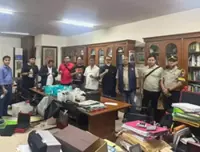 Nearly 1,000 firearms, drugs, porn VCDs found at Jakarta private school