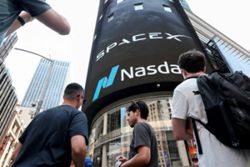 SpaceX attracts retail buyers after post-earnings share slide