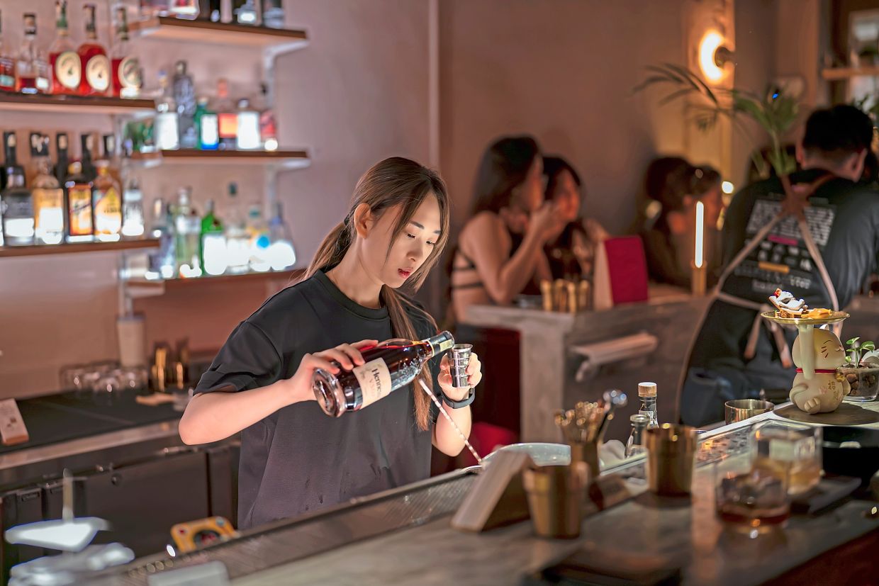 Ho serving up Harvest No.1 that celebrates Malaysia’s tropical fruit abundance.
