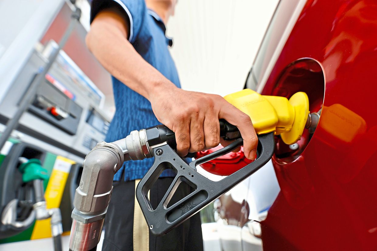 Govt saves on subsidies, but B40 pays the price