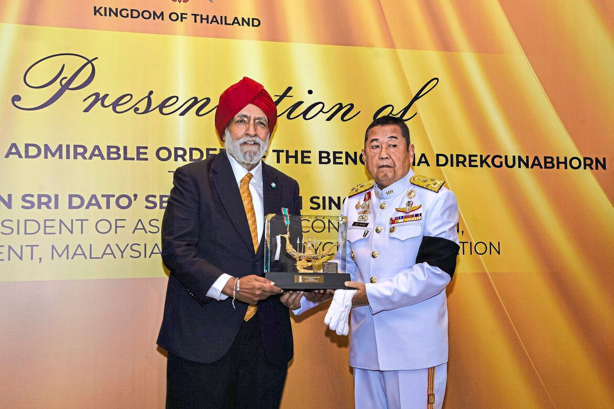 Darshan receives prestigious Thai royal honour for services to cycling
