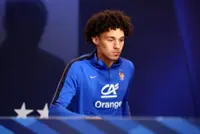 Soccer-PSG sign France midfielder Akliouche from Monaco