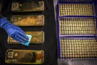 Gold heads for best week since January; US jobs data in focus