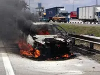 Car 90% destroyed in fire near Rawang R&R
