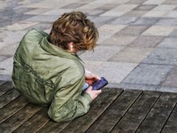 Poll: Most UK teens to opt out of planned social media curfew