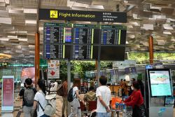 Singapore court jails Hong Kong mother, adult son for violent Changi clash