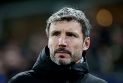 Soccer-New Belgium coach Van Bommel had no hesitation accepting job