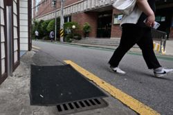 Why Seoul can’t shake its sewer smell