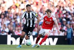 Soccer-Premier League champions Arsenal land Newcastle's Guimaraes