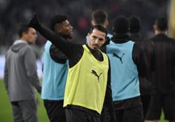 Soccer-Algeria's Bennacer leaves AC Milan after seven years