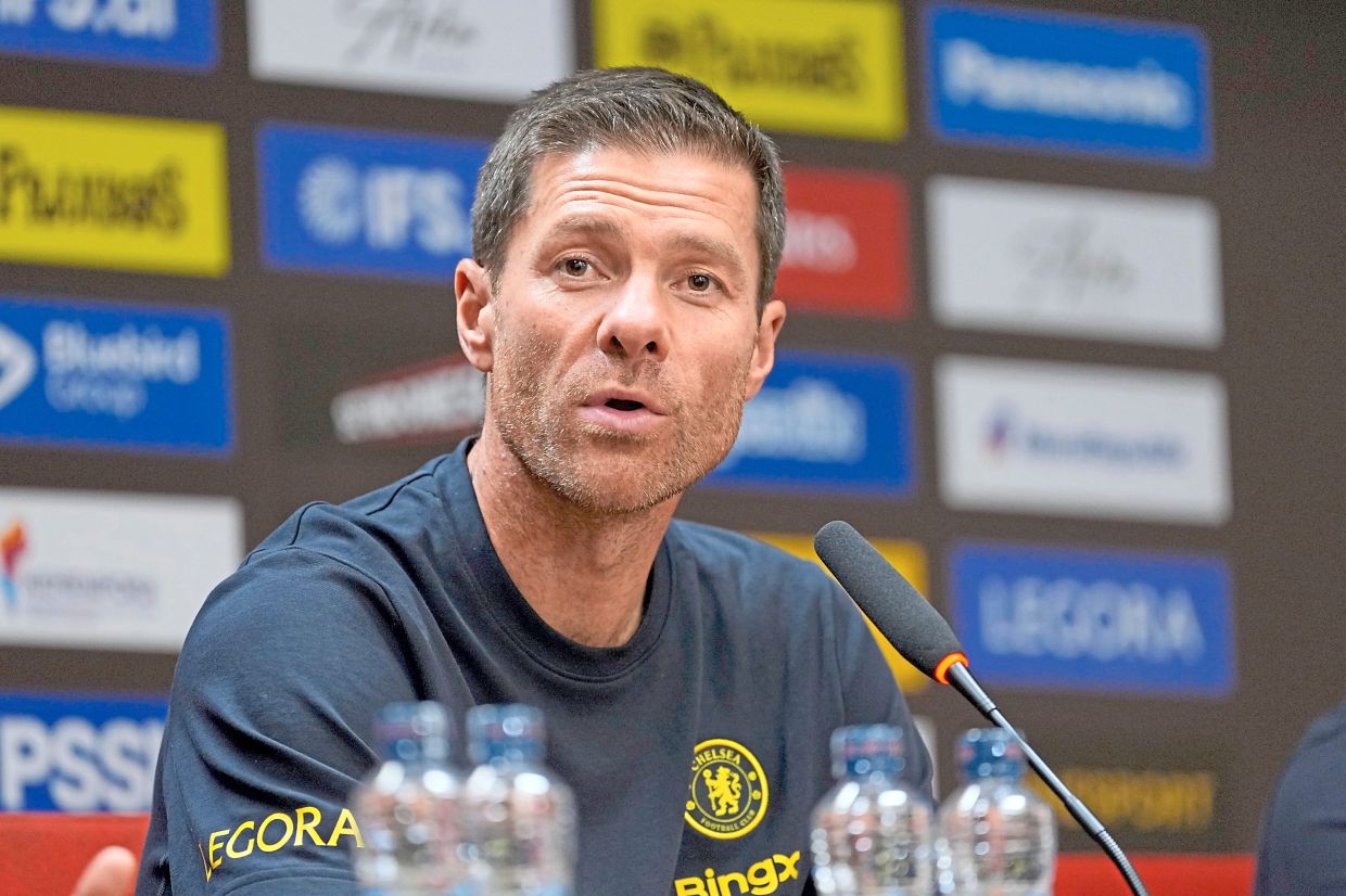 Chelsea manager Xabi Alonso