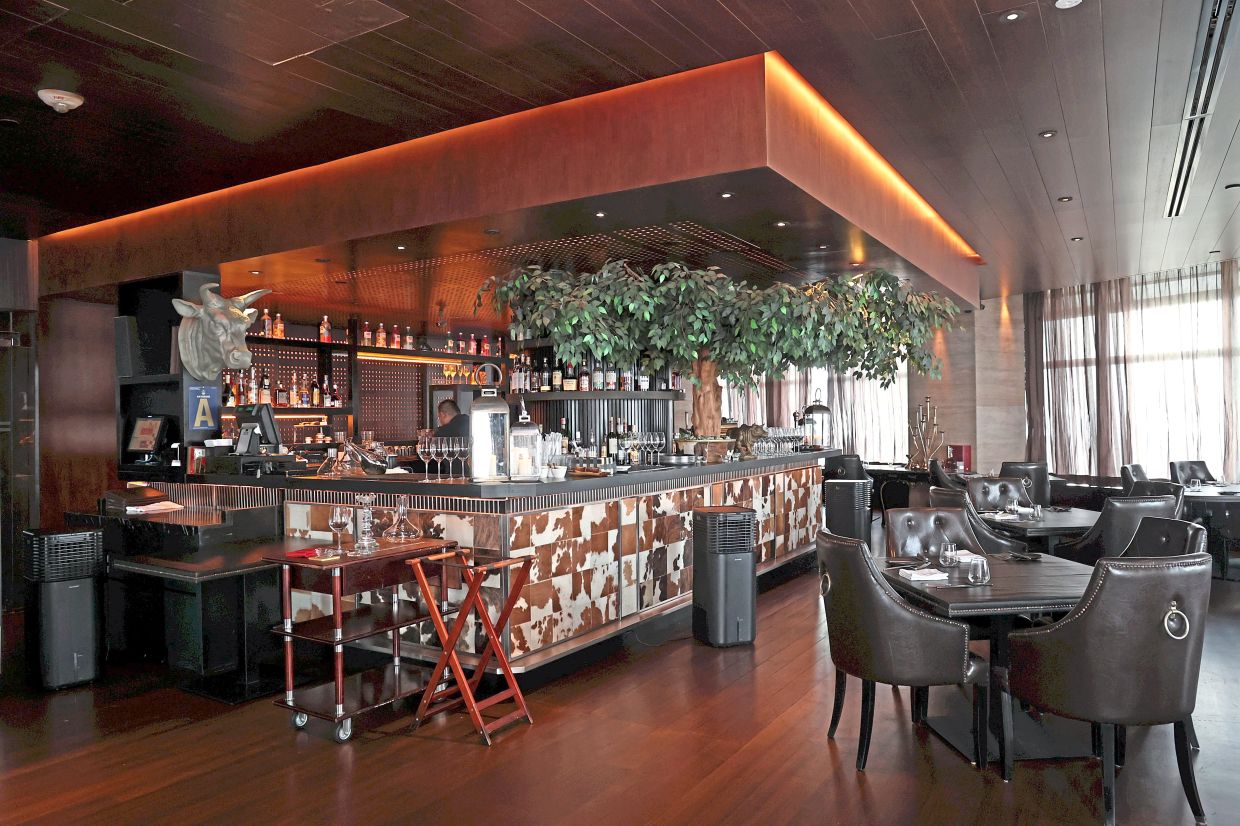 The eatery boasts a magnetic, sophisticated sheen.