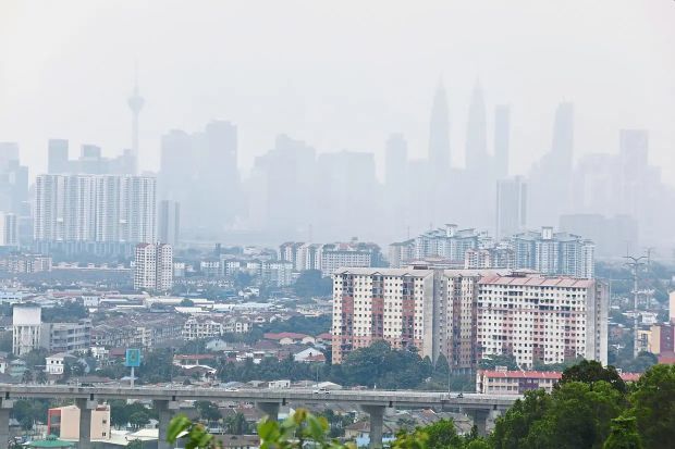Unhealthy air quality hits seven areas in Sarawak, Selangor