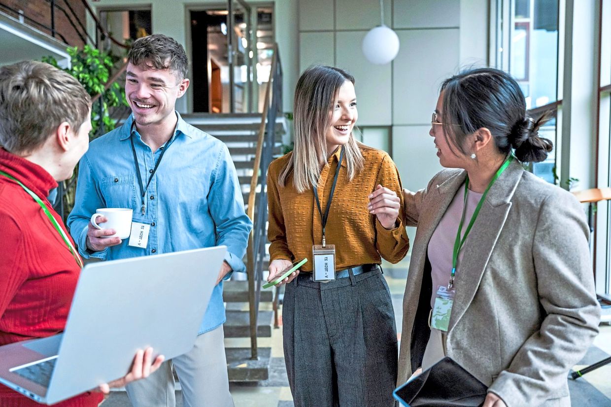 Employees can enliven their workplace by taking the initiative themselves.