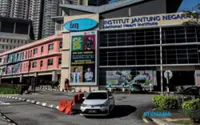 Anwar, Wan Azizah visit Fadillah, Ismail Sabri at IJN