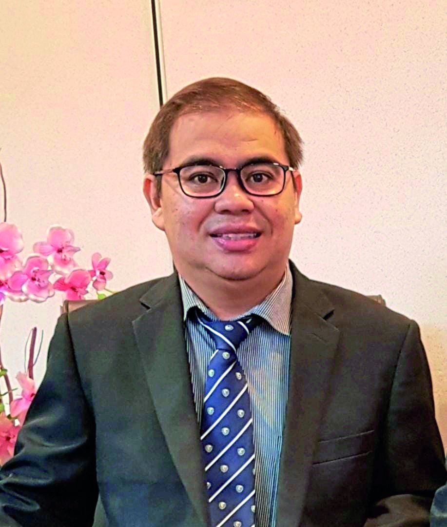 Awang Azman.