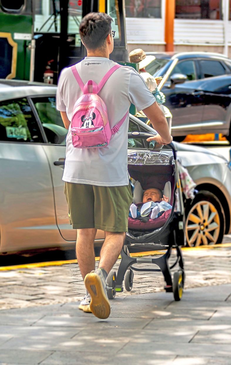 Langlois says parents and caregivers should limit the amount of time infants and toddlers are outside in hot weather. Photo: Pexels