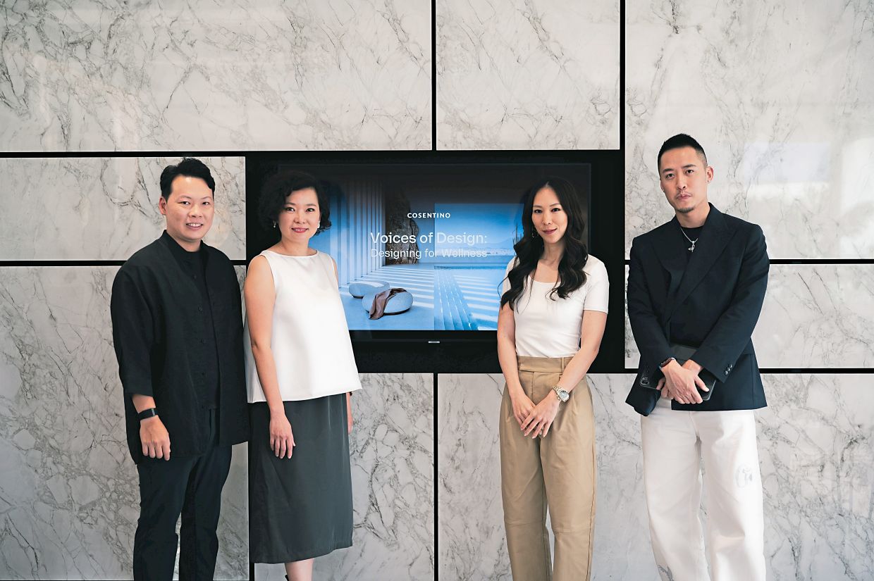 Moderator Lim, with panelists Wong, Chia and Loo.