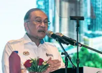 Anwar sues Tuan Ibrahim over alleged defamatory remarks during ceramah