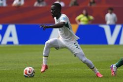 Soccer-Former Everton midfielder Gueye joins Saudi Diriyah