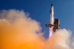 Retail investors sold SpaceX shares for first time on Friday