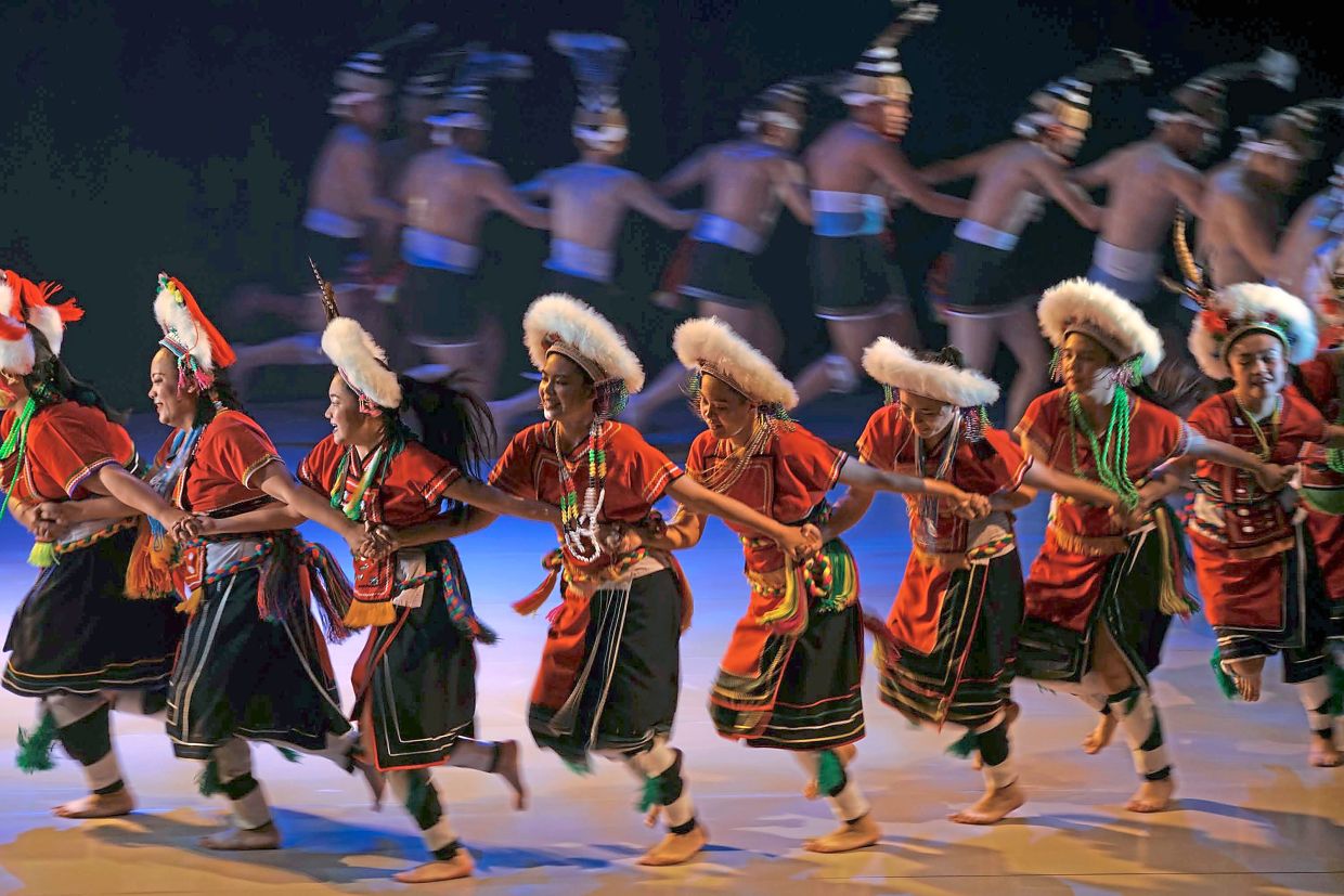 The second half of the KLPac show looks at the Pangcah people, featuring chants recounting their tribe’s origins and migration over time.