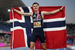 Athletics-Ingebrigtsen wins first race in nearly a year with 5,000m title at Euro champs