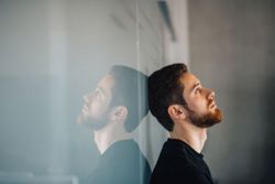 US survey shows workers lukewarm about AI without clear rules