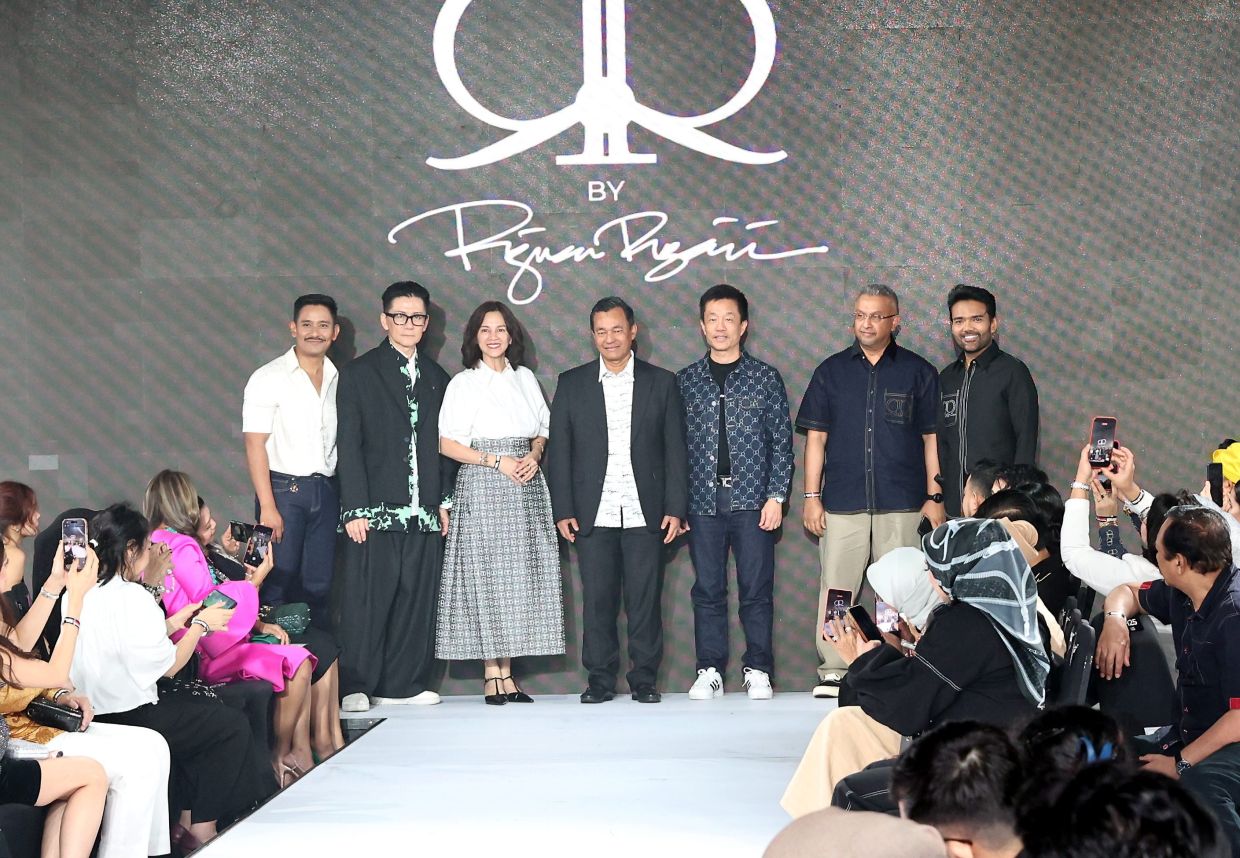 (From left) Ruzaini, KLFW founder Andrew Tan, Suria KLCC chief financial officer Penny Chua, KLCCР Stapled Group chief executive officer Datuk Mohd Salem Kailany, Tan, Suria KLCC general manager Ameer Thajudeen and Rizman at the opening showcase of Kuala Lumpur Fashion Week 2026.