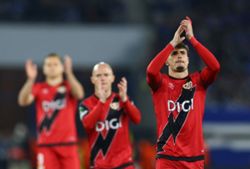 Soccer-Chelsea sign defender Chavarria from Rayo Vallecano on five-year contract