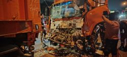 Rescuers working to free two trapped in lorry after Federal Highway crash