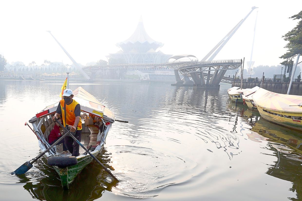 107 schools in Serian closed amid high haze levels