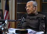 Dr M backs Malaysia bringing F1 back to Sepang