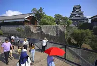 Kumamoto Castle reopens 16 days after major earthquake