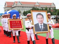 Thousands pay final tribute to Lao National Assembly president Xaysomphone at state funeral