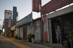 Outflanked by AI, stars fade for South Korea's blind fortune-tellers