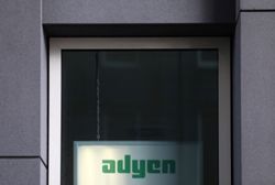 Rise of AI shopping pushes merchants to protect loyalty, Adyen says