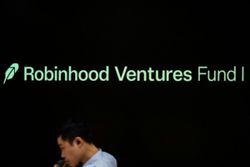 Robinhood's second venture fund debuts, drawing retail money into private markets
