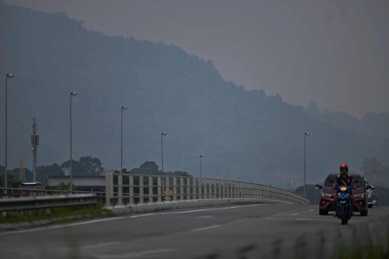 Serian schools stay shut through weekend despite API dropping below 200; Serian records Sarawak's highest reading at 182