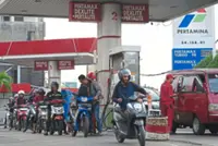 Govt mulls fuel subsidy cuts for luxury cars