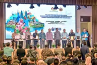 Cabinet briefing on airport security proposals next week