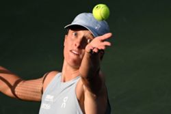 Tennis-Swiatek defeats Rybakina to claim Canadian Open title​