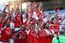 Soccer-Hungry Arsenal target Community Shield as Arteta eyes strong start to the season