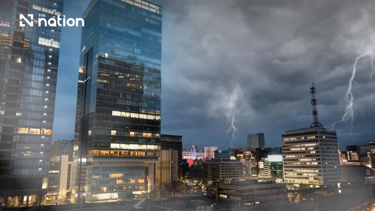 Monsoon trough brings heavy rain and 60% storms to Bangkok