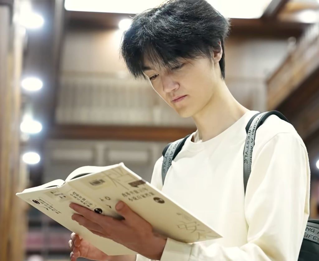 Wenle chose to major in computer science, attracted by its promising career opportunities. He soon discovered a genuine passion for the field and decided to embark on further research. - Photo: Douyin
