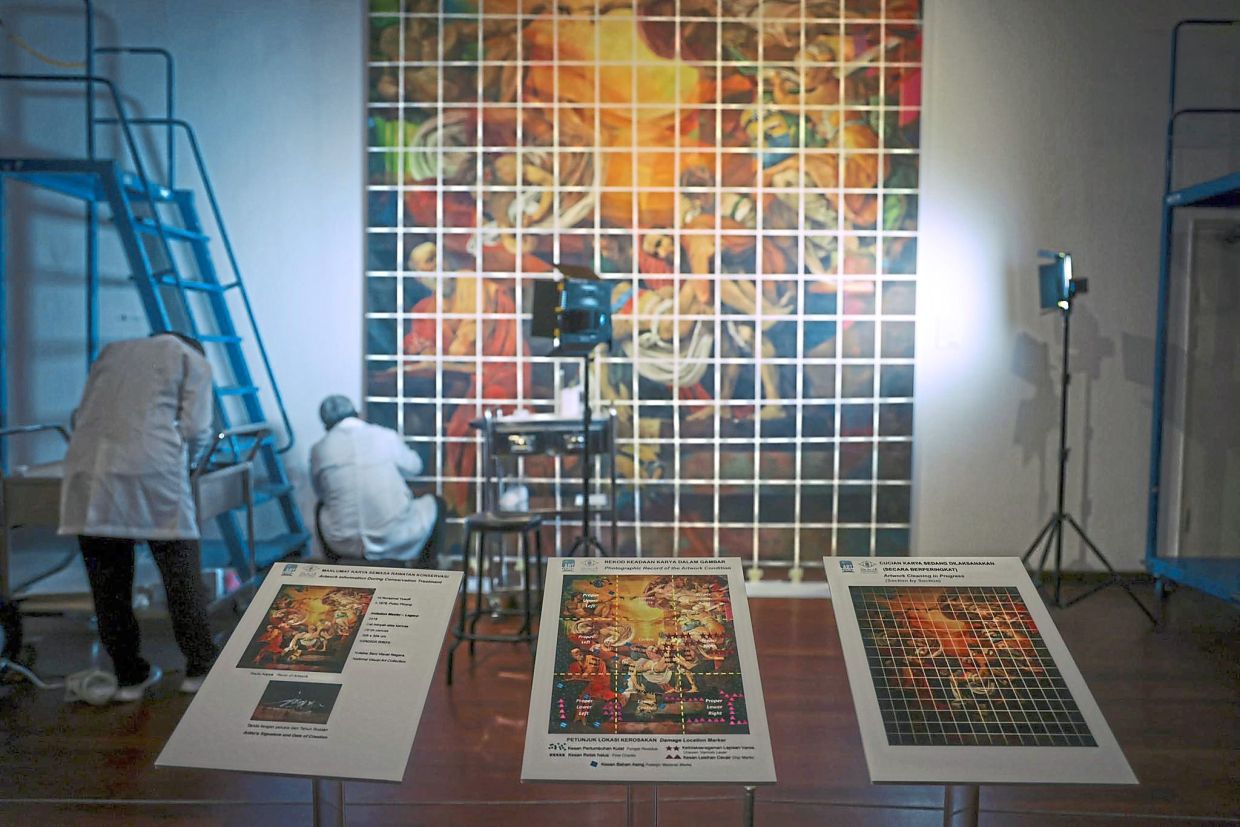 Conservation workstations have featured in National Art Gallery exhibitions, with its Art Hospital team sharing insights with the public. Photo: National Art Gallery