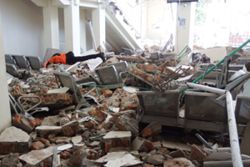 Indonesia quake death toll jumps to 20, sparks mass evacuations