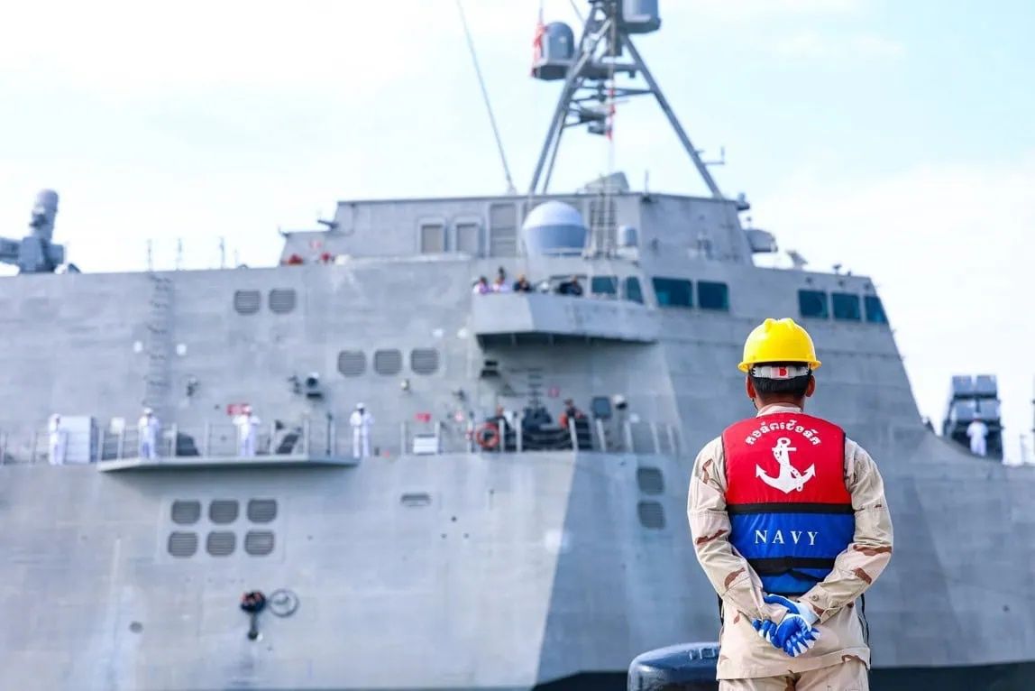 A January port call by the USS Cincinnati to Ream Naval Base marked another sign of increased military cooperation. -- Photo: Defence Ministry of Cambodia