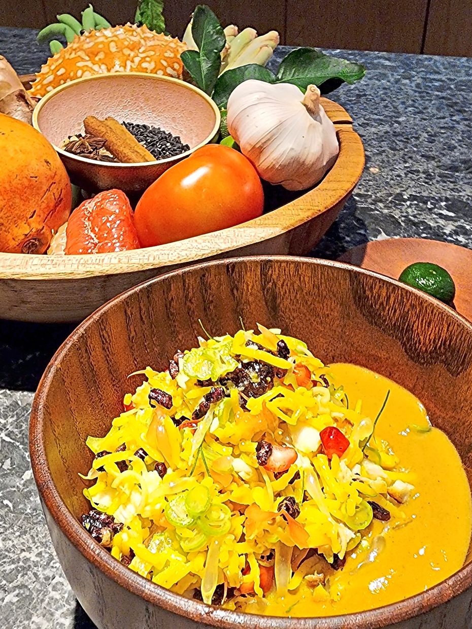 The nasi ulam sees a herbaceous rice dish paired with a rich, opulent flower crab curry in a marriage where seduction is guaranteed.
